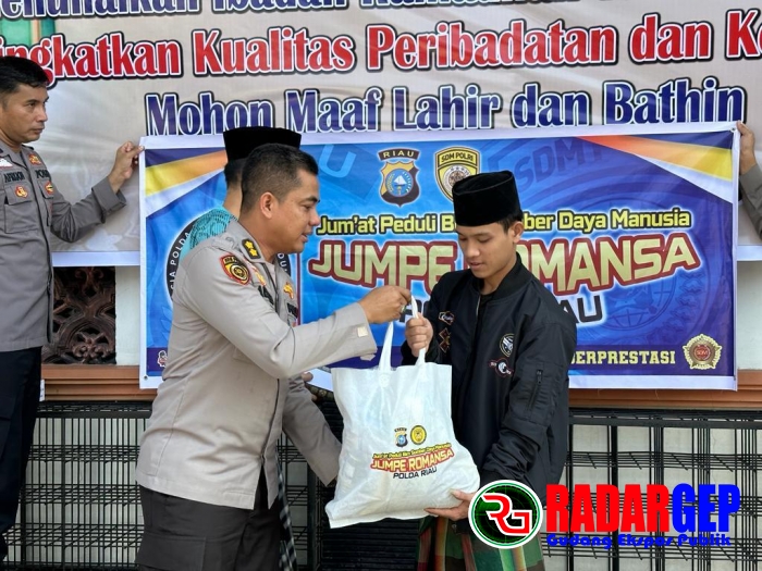 Ramadan 2023 Tim Jumpe Romansa Polda Riau Salurkan Bantuan Sembako di Sejumlah Masjid dan Mushola